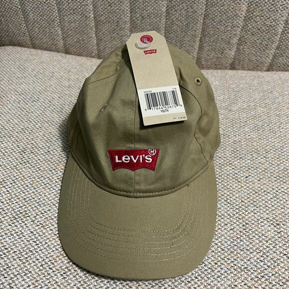 Levi's Other - Youth tan Levi's hat